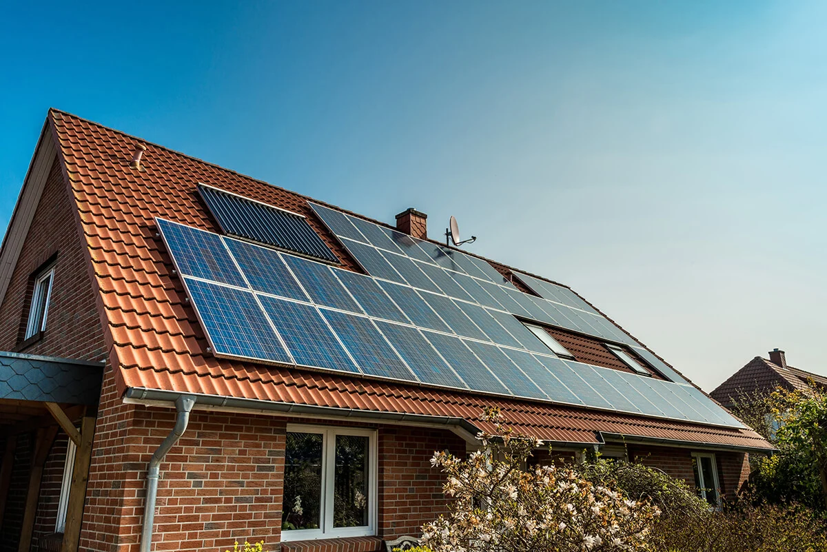 Installation de panneaux photovoltaïques